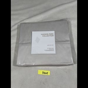 NIB [ Queen ] 600TC Cotton‎ Flat Sheet for Hudson Park in Silver
